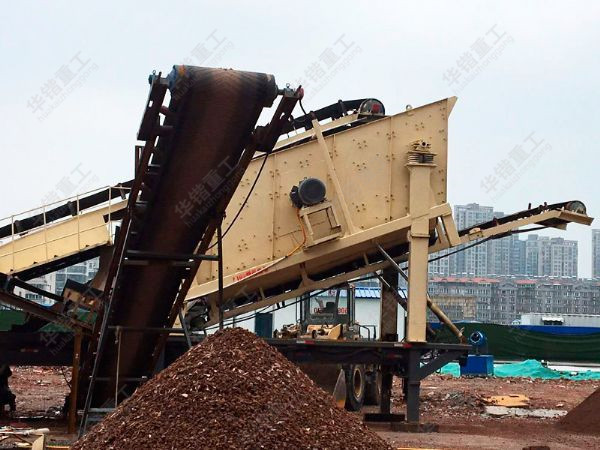 移動(dòng)式建筑垃圾處理系統(tǒng)生產(chǎn)現(xiàn)場